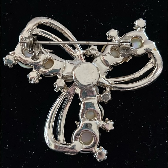 Vintage Mother-of-Pearl & Rhinestone Swirl Brooch – Silver Tone Statement Pin - Picture 3 of 9